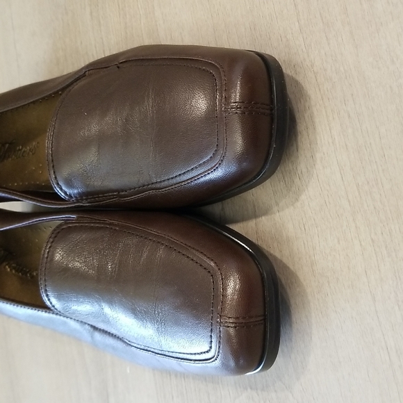 NWOT Trotters Size 8.5M - Picture 4 of 13